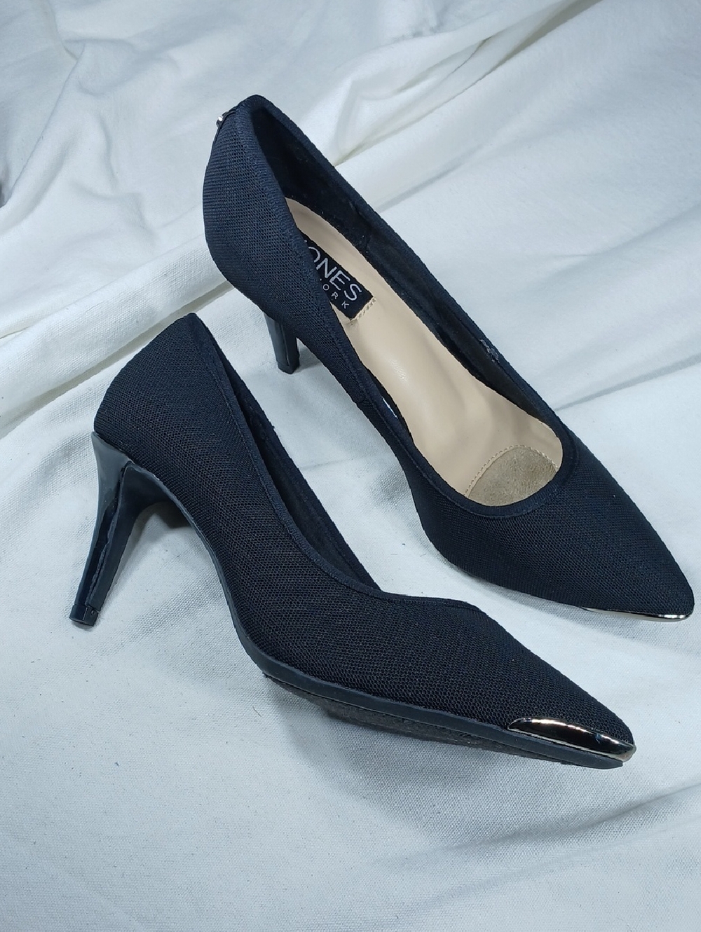 Jones New York womens Black Pointed Toe Heel Pumps with Metallic Cap